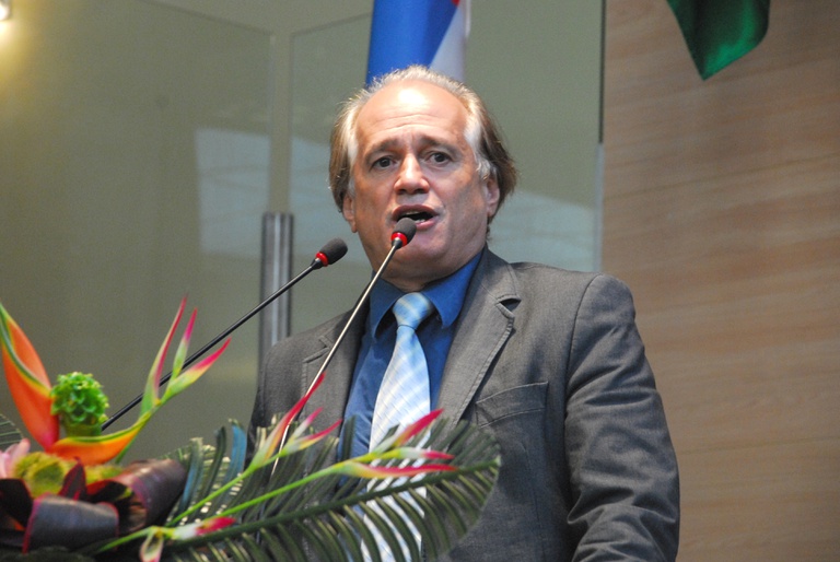  Coluna Política – Professor Jairo Britto: Educação e Compromisso com o Recife