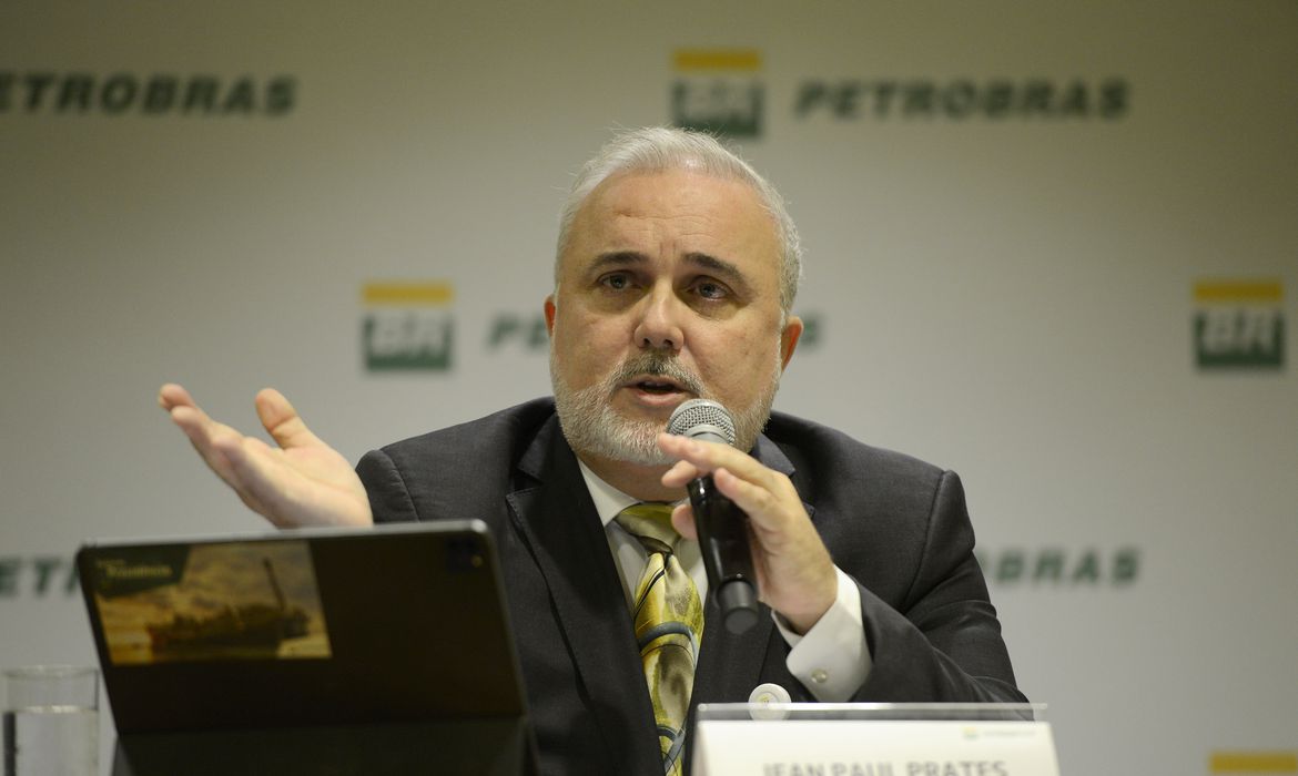 Presidente da Petrobras adia distribuição de dividendos e enfrenta pressões após perda bilionária em valor de mercado
