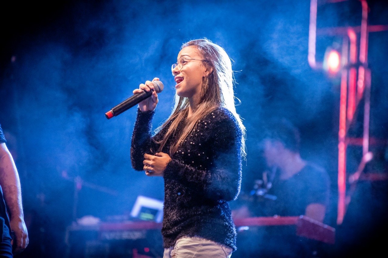  Shopping Costa Dourada apresenta show gratuito da cantora Vikki