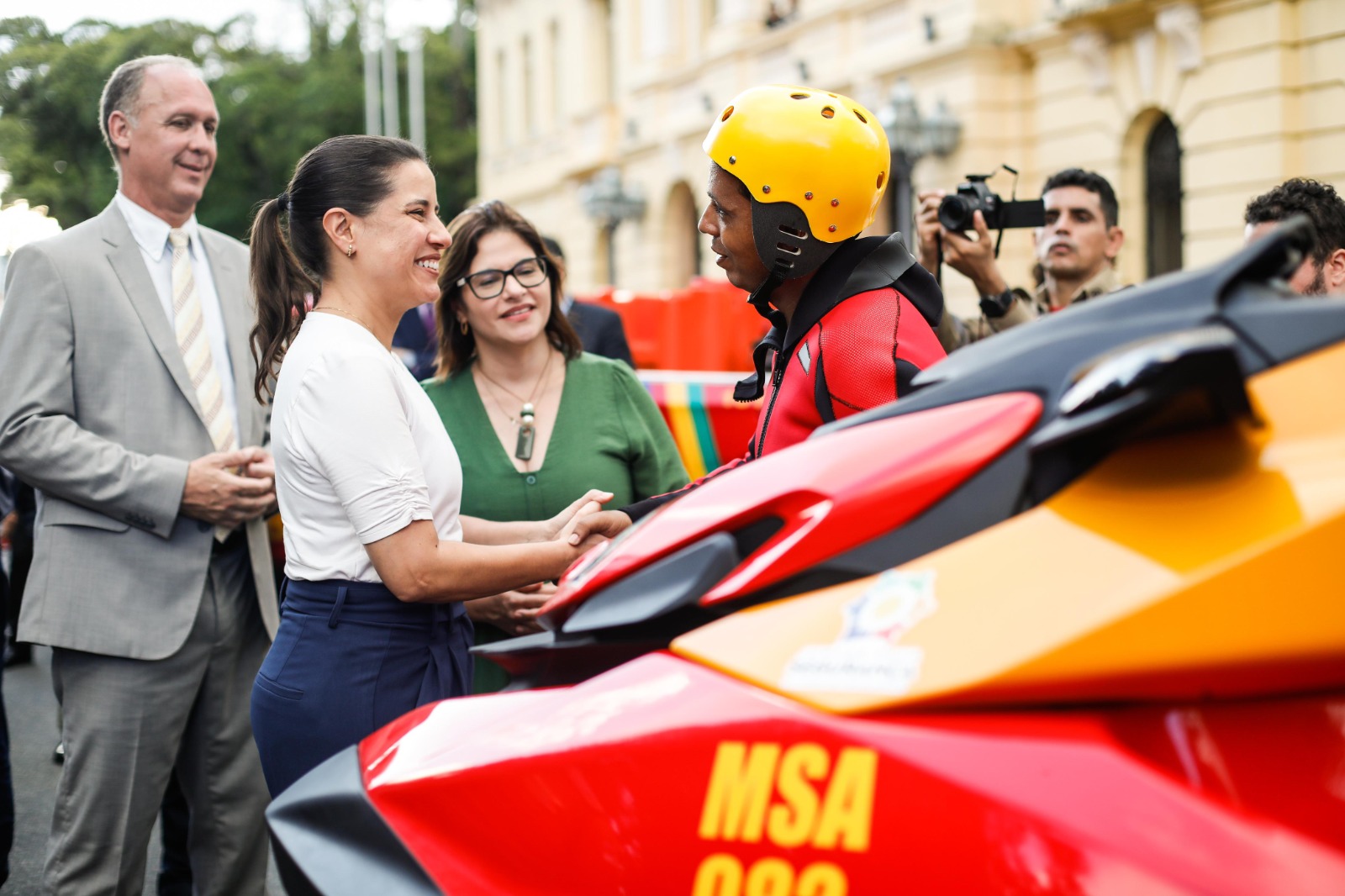  Governadora Raquel Lyra investe R$ 9,3 milhões em novos equipamentos para o Corpo de Bombeiros de Pernambuco