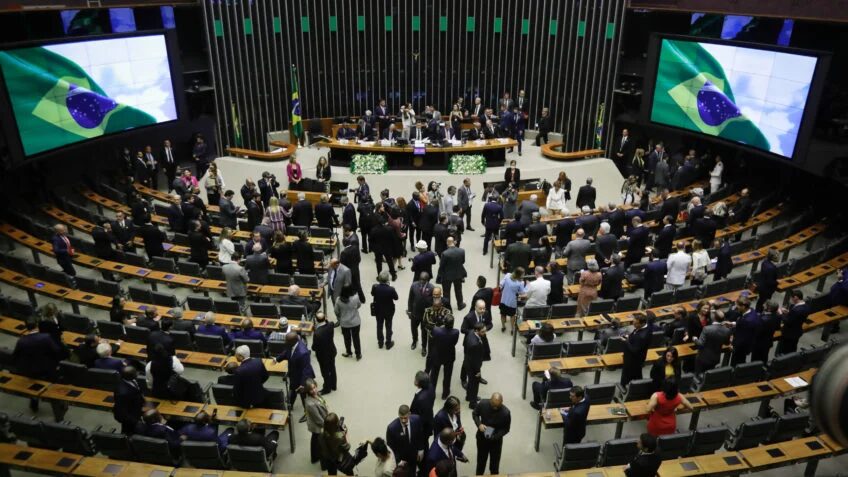  Congresso Nacional reage a julgamento do STF sobre foro privilegiado com PEC limitadora