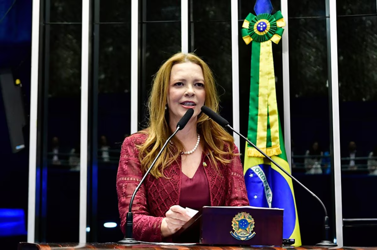  Senadora Janaína Farias processará Ciro Gomes por declarações misóginas