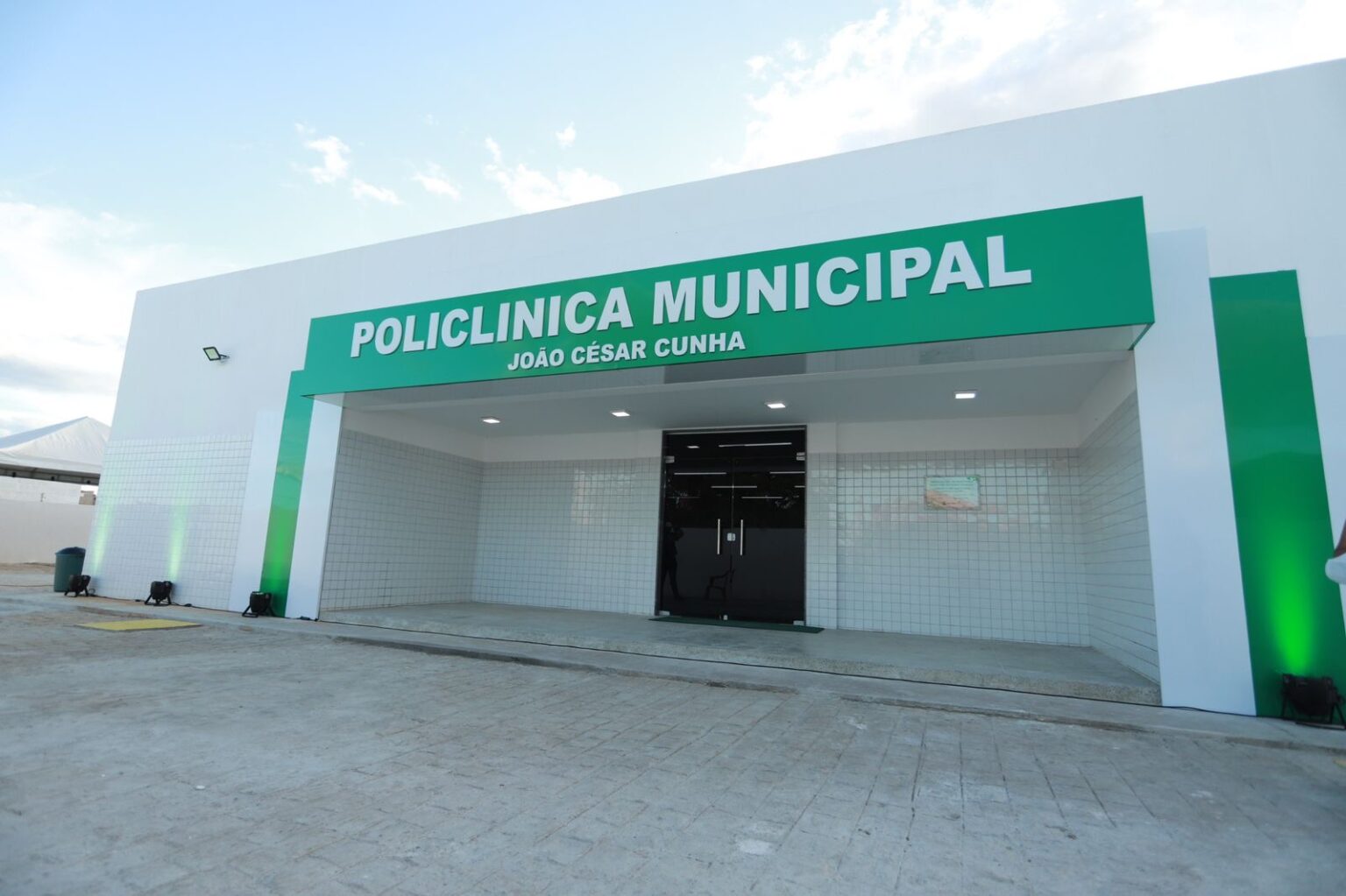  Prefeita Márcia Conrado inaugura Policlínica Municipal João César da Cunha, fortalecendo a saúde pública de Serra Talhada