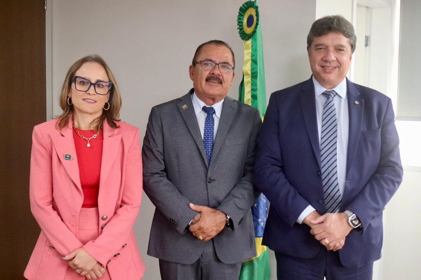  Deputado Guilherme Uchoa Jr. Lidera Encontro Municipalista em Brasília