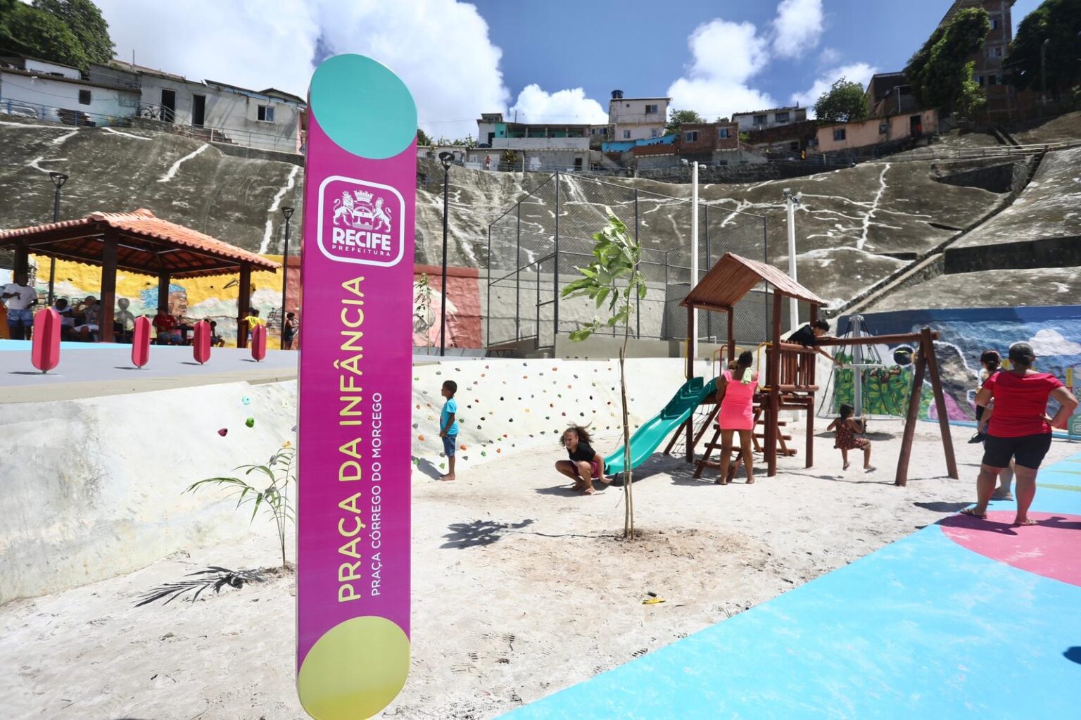  Prefeitura do Recife inaugura 8ª Praça da Infância, promovendo lazer e inclusão em Dois Unidos