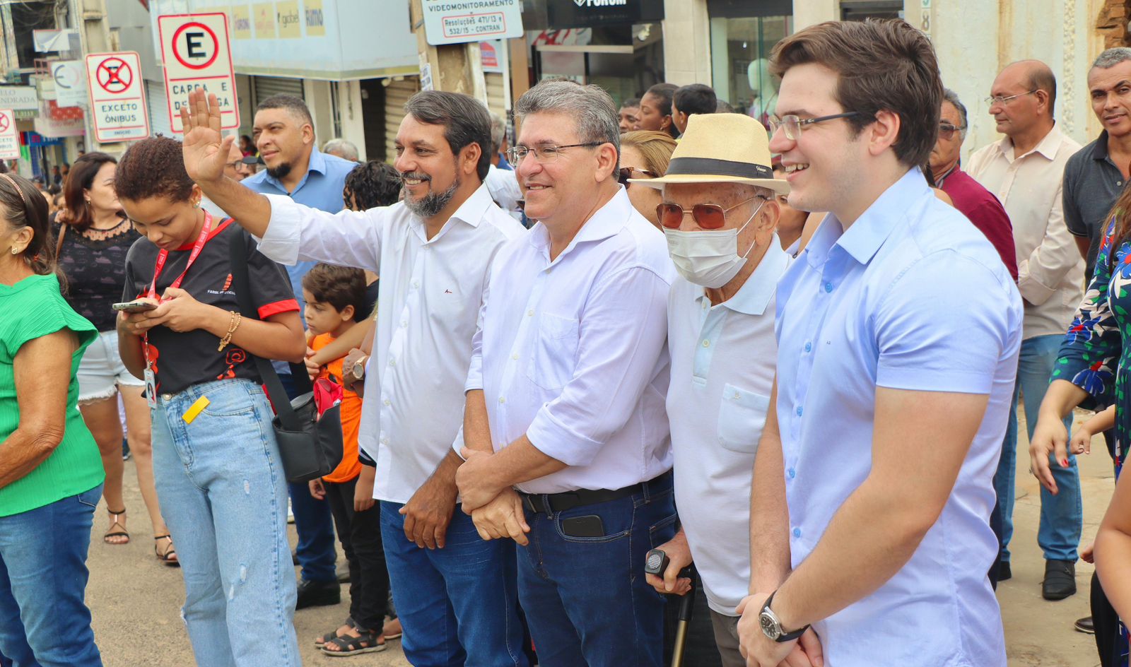  Deputado Luciano Duque celebra aniversário de Serra Talhada ao lado da família e lideranças locais