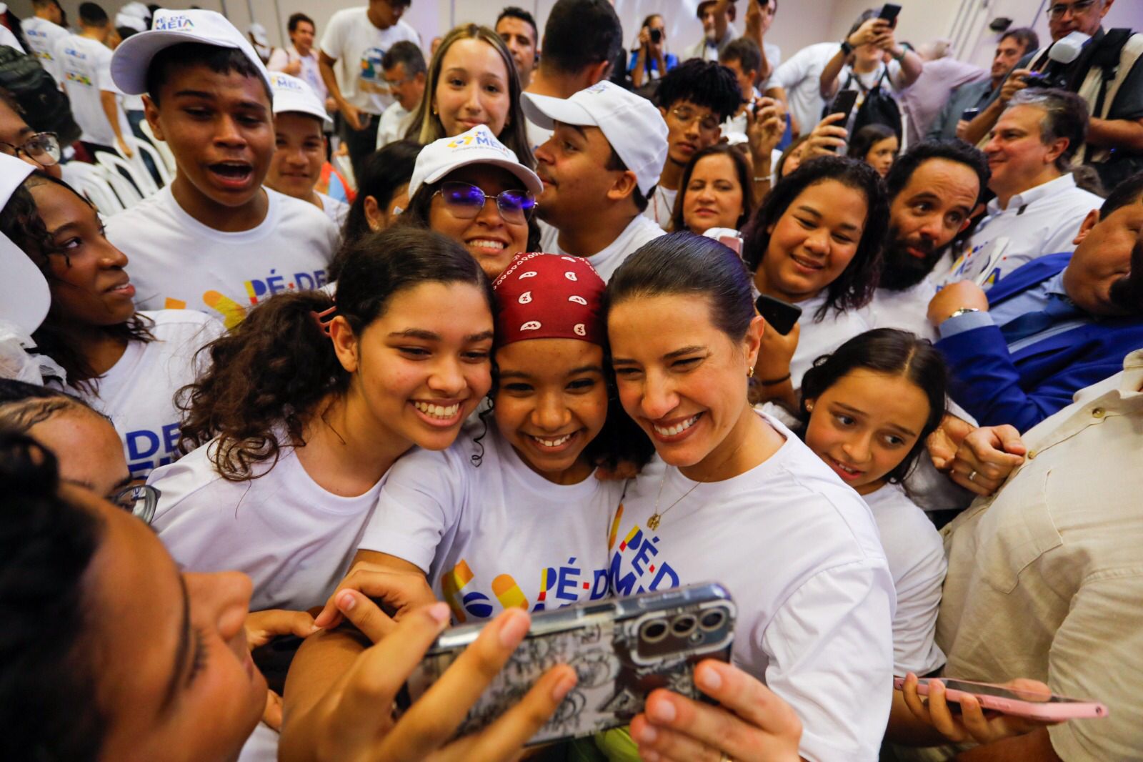  Governadora Raquel Lyra e Ministro da Educação lançam programa Pé-de-Meia em Pernambuco com investimento de R$ 500 milhões por ano.
