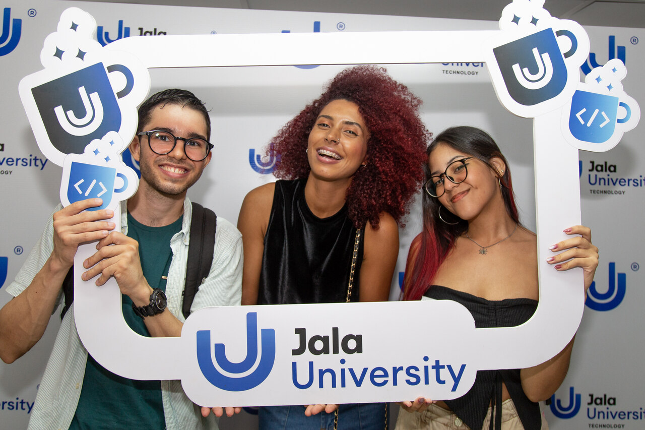  Jala University oferece 80 bolsas integrais para graduação em Engenharia de Software; inscrições encerram neste domingo