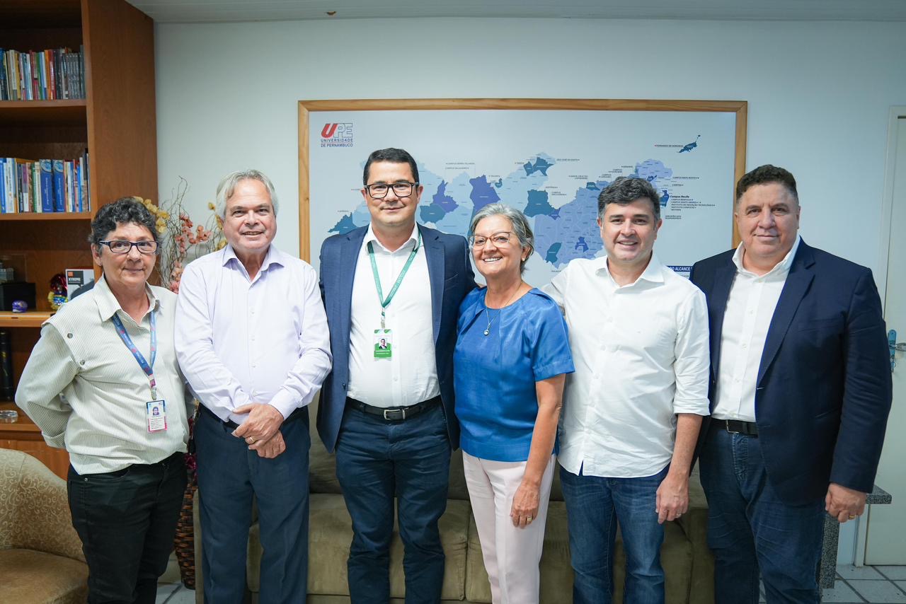  Futuro da Saúde em Pernambuco: Eduardo da Fonte lidera Projeto de Renovação Hospitalar