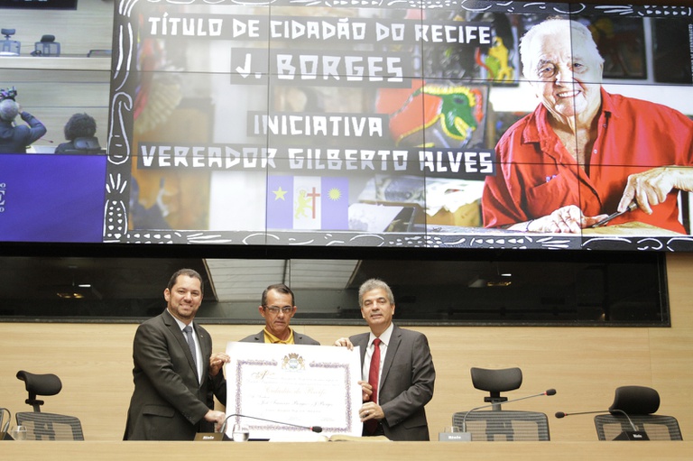  J. Borges Recebe Título de Cidadão Recifense em Homenagem à Sua Contribuição à Cultura Popular