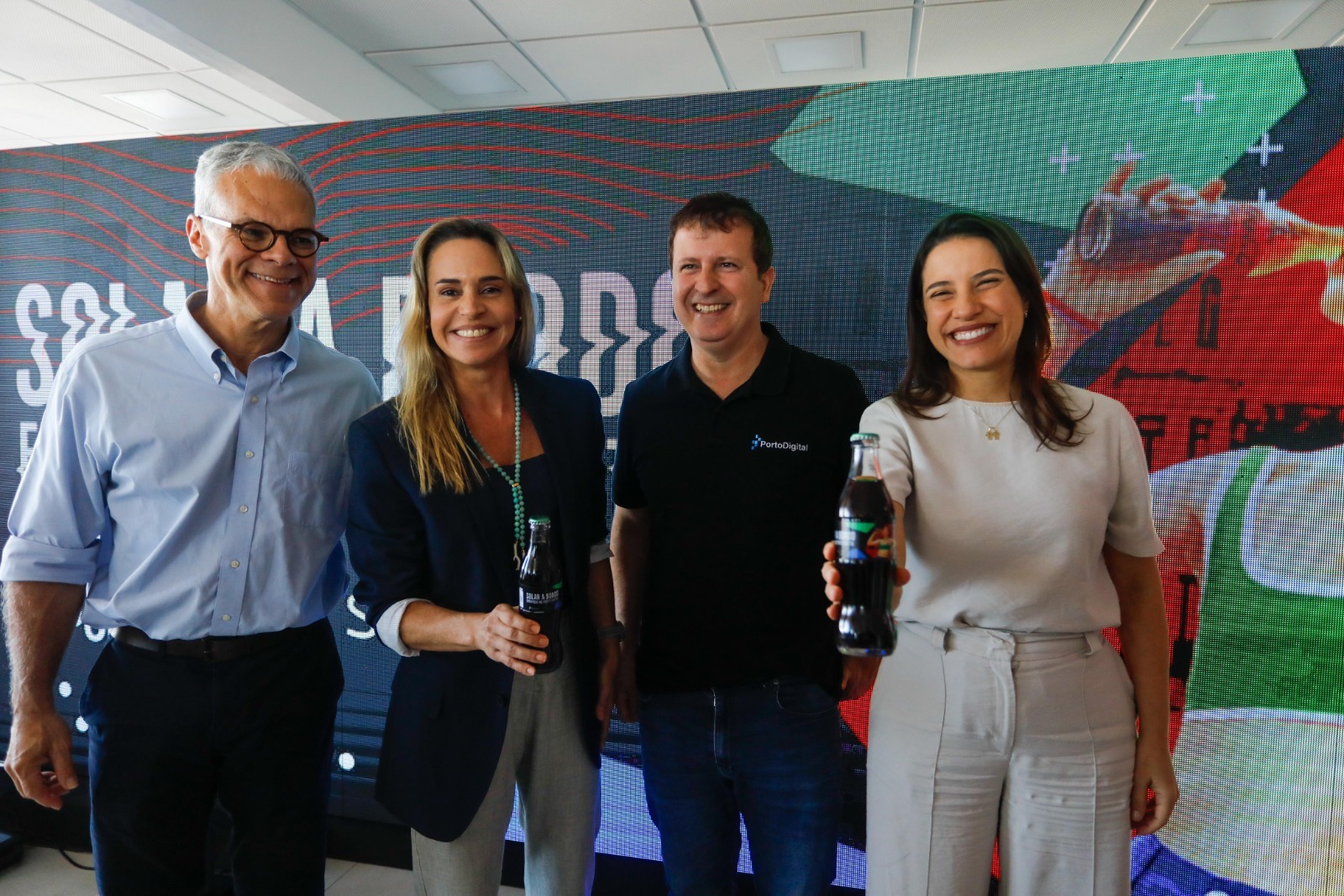  Chegada da Solar Coca-Cola ao Porto Digital é oportunidade de trazer a indústria tradicional para o ambiente de inovação, diz governadora Raquel Lyra