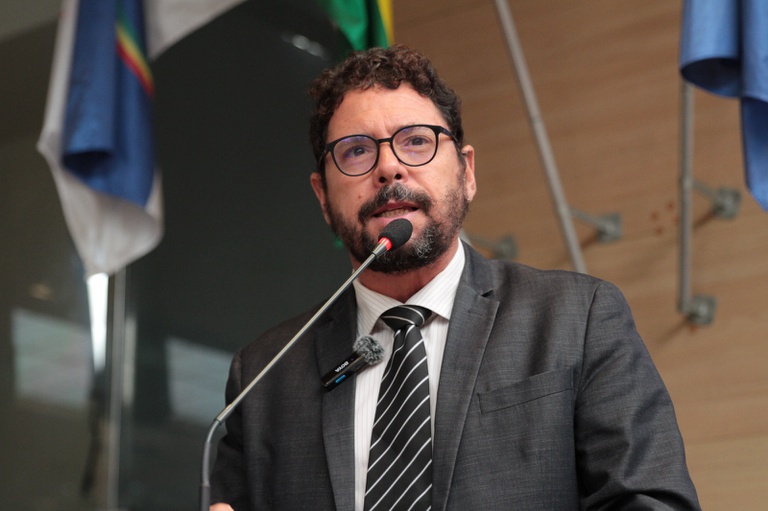 Ivan Moraes Destaca Políticas de Mobilidade e Controle Urbano na Suécia em Sessão da Câmara do Recife