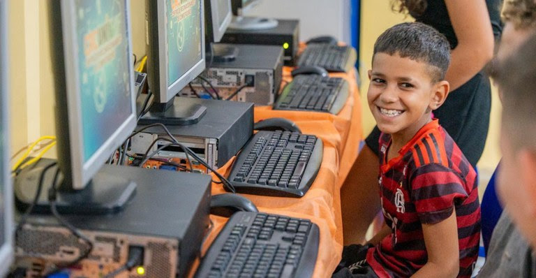  Ministério das Comunicações doa 20 computadores para pontos de inclusão digital em áreas rurais de Petrolina