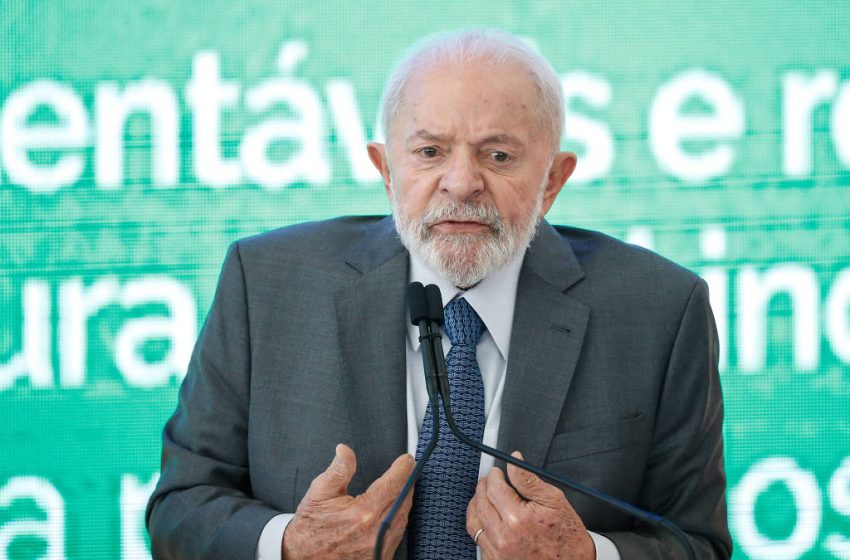  Lula Minimiza Controvérsias sobre Reeleição de Maduro: “Nada de Anormal” Presidente brasileiro defende transparência e compara situação na Venezuela com disputas eleitorais no Brasil.