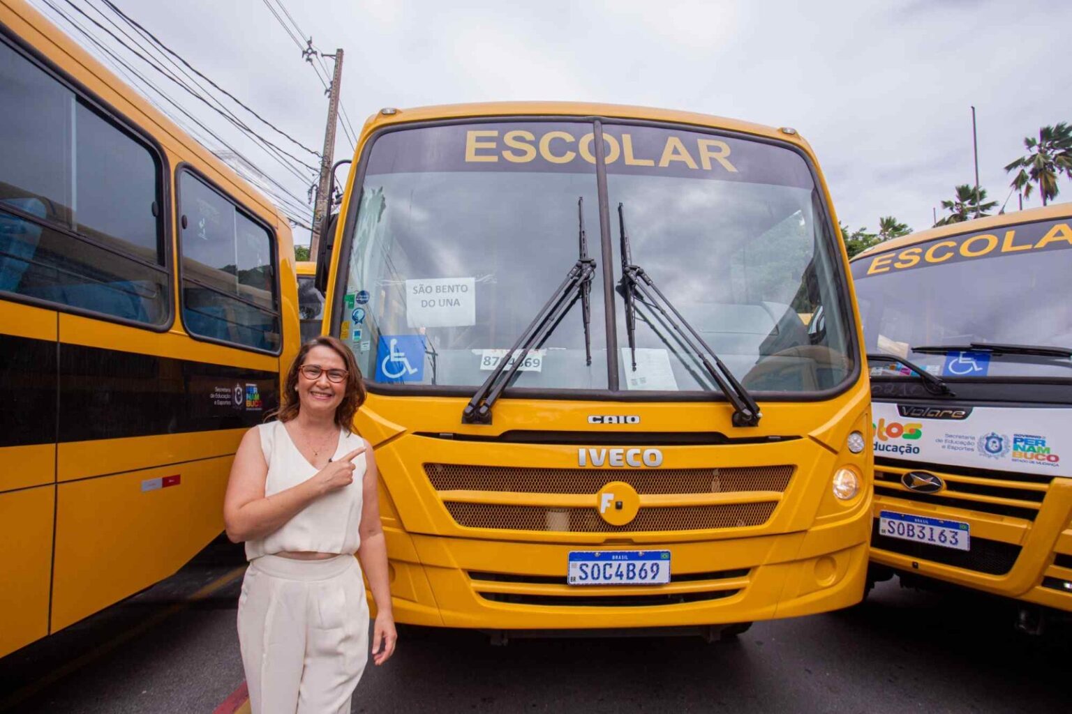  Débora Almeida Destaca Investimento de R$ 100 Milhões em Transporte Escolar para Pernambuco
