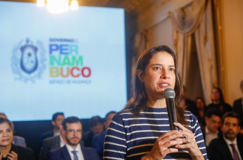  Governadora Raquel Lyra oficializa empréstimo bilionário para ampliar abastecimento de água e esgotamento sanitário em Pernambuco Aos 53 anos, Compesa torna-se mutuária de empréstimo internacional inédito.