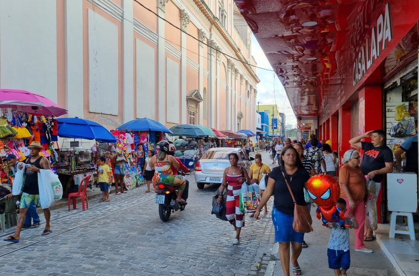  CDL Recife promoverá encontros com candidatos à Prefeitura para discutir demandas do comércio A Câmara de Dirigentes Lojistas (CDL Recife) realizará reuniões em setembro com candidatos à Prefeitura do Recife para apresentar demandas do varejo e conhecer propostas para o setor.