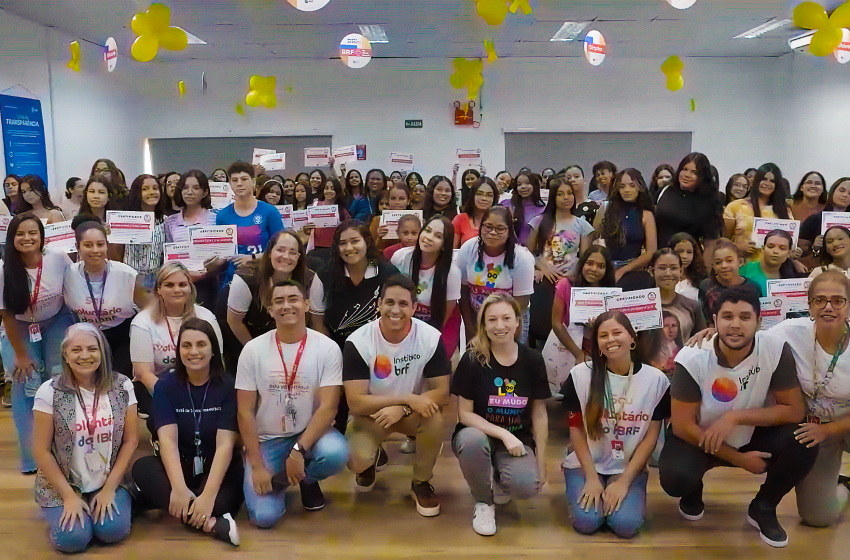  Força Meninas: Programa Empodera Jovens do Cajueiro em Profissões com Baixa Representatividade Feminina Iniciativa em Vitória de Santo Antão já impactou 136 meninas e promove inclusão em áreas como engenharia, tecnologia e matemática, com apoio do Instituto BRF.