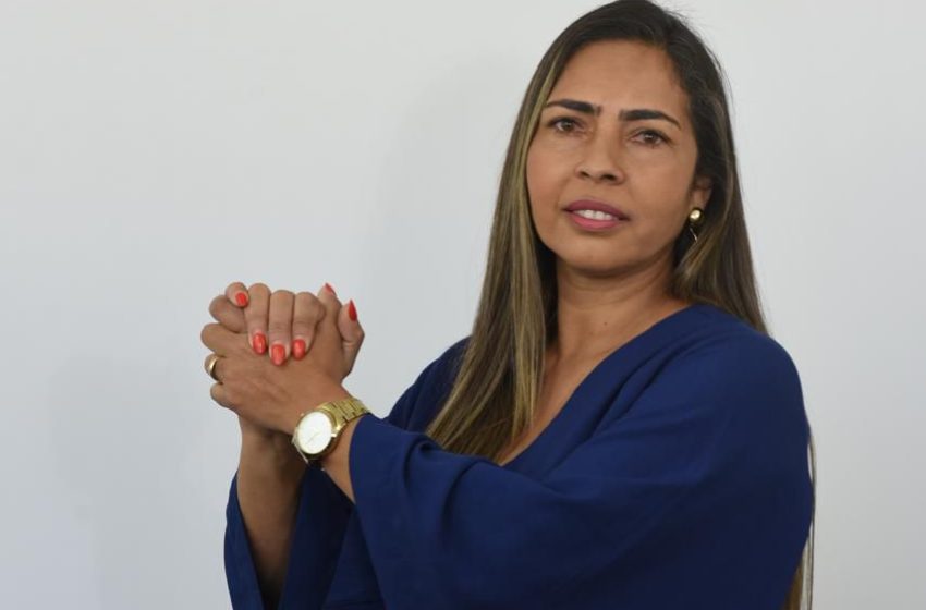  Eugenia Caetano pode ser a primeira vereadora em anos a compor a Câmara de Jucati-PE Conhecida pelo trabalho eficiente na saúde rural, Eugenia promete projetos públicos em benefício das mulheres e jovens.