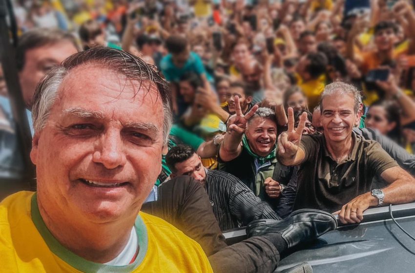  Deputado Coronel Alberto Feitosa celebra apoio a Bolsonaro em Pernambuco "Tentaram nos silenciar, mas o povo escolheu a liberdade", afirma o parlamentar.