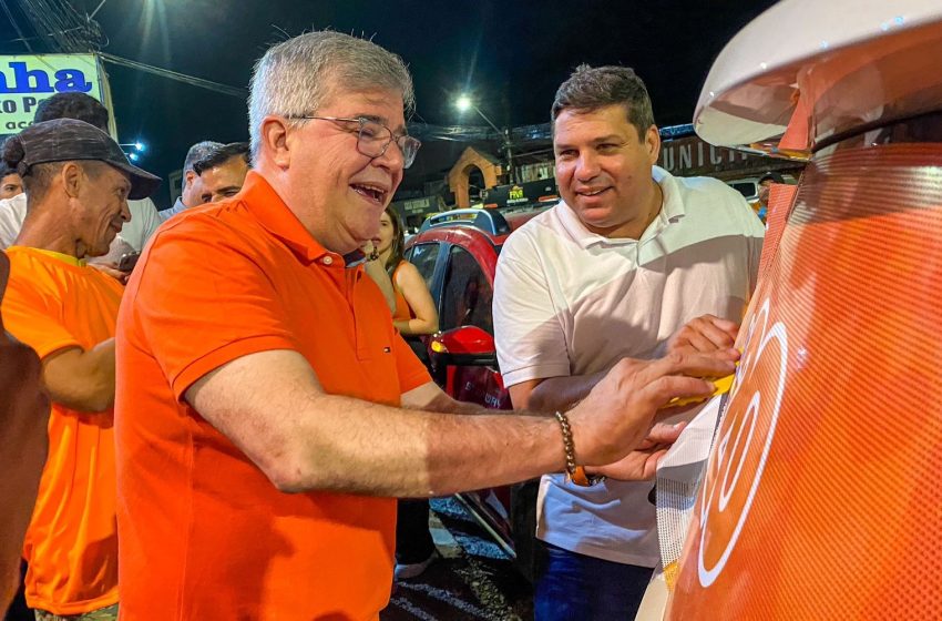  Jorge Alexandre inicia campanha eleitoral com adesivaço durante toda a madrugada em Camaragibe