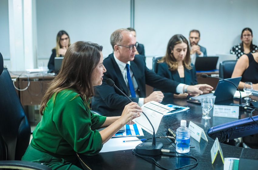  Pernambuco Elucida 98% dos Casos de Feminicídio em 18 Meses Reunião de monitoramento do programa Juntos pela Segurança destaca o compromisso da Polícia Civil na resolução de crimes contra mulheres.