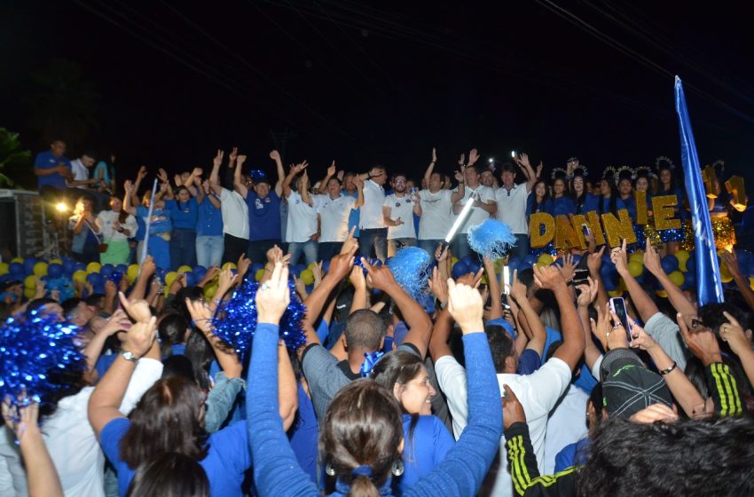  Danillo Godoy Participa do Histórico “Arrastão da Onda Azul” em Bom Conselho Deputado estadual Danillo Godoy e o deputado federal Lula da Fonte reforçam apoio a Danniel Godoy em um dos maiores atos políticos do município, consolidando seu favoritismo na corrida eleitoral de 2024.