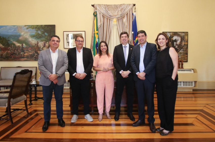  Deputado Joãozinho Tenório e lideranças de Bonito se reúnem com governadora Raquel Lyra para discutir obras e segurança Reunião no Palácio do Campo das Princesas aborda a retomada da PE-109, melhorias no abastecimento de água e reforço na segurança de Bonito.