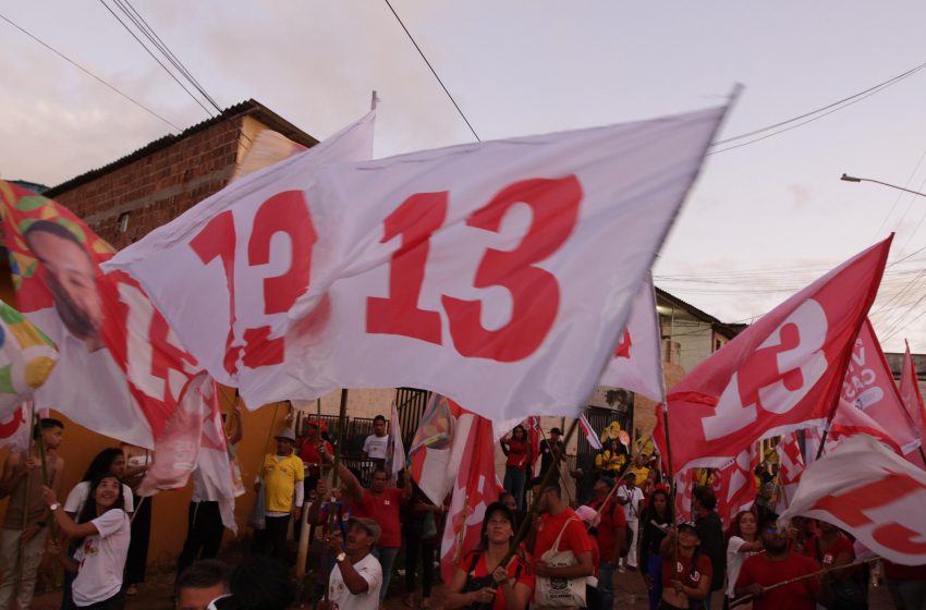  Mirella Almeida sofre nova derrota judicial contra Vinicius Castello no TJPE Justiça mantém bandeiras com o número 13 na orla de Olinda, rejeitando pedido da coligação de Mirella Almeida.