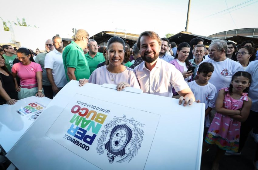  Governadora Raquel Lyra entrega 232 novos freezers ao Mercado da Carne em Caruaru Investimento de R$ 565 mil via Adepe fortalece economia local, gera empregos e promove sustentabilidade na região do Agreste.