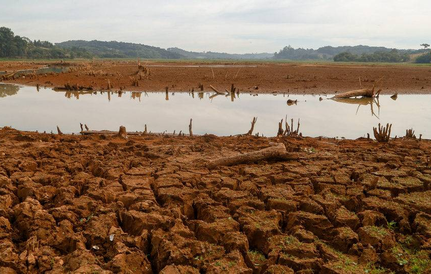  MIDR reconhece situação de emergência em 72 cidades afetadas por incêndios florestais, seca e estiagem Municípios de oito estados brasileiros, incluindo Mato Grosso, Paraná e Pernambuco, obtêm reconhecimento federal para enfrentar desastres naturais.