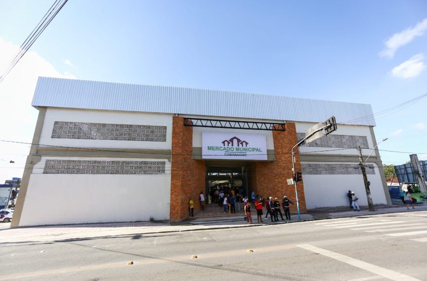  Prefeitura de Camaragibe entrega Mercado Público Municipal reconstruído Novo espaço beneficiará mais de 200 trabalhadores e contará com 221 boxes renovados e vagas de estacionamento.