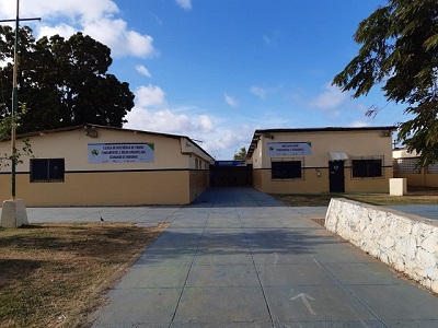  Estudantes de Fernando de Noronha participam de projeto de orientação vocacional O Projeto Olhando para o Futuro, em parceria com a Unifafire, visa guiar alunos do ensino médio em suas escolhas profissionais e aptidões.