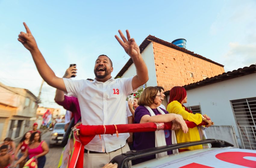  Vinicius Castello vence 13 ações judiciais contra ataques homofóbicos nas redes sociais Justiça determina retirada de postagens difamatórias e aplicação de multas por fake news na reta final da campanha eleitoral em Olinda.