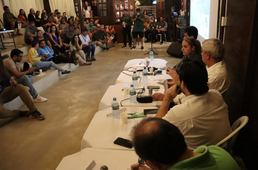  CPRH discute projeto de energia solar em Fernando de Noronha Reunião técnica apresentou detalhes do Projeto Noronha Verde, que visa transição energética e redução de impactos ambientais no arquipélago.