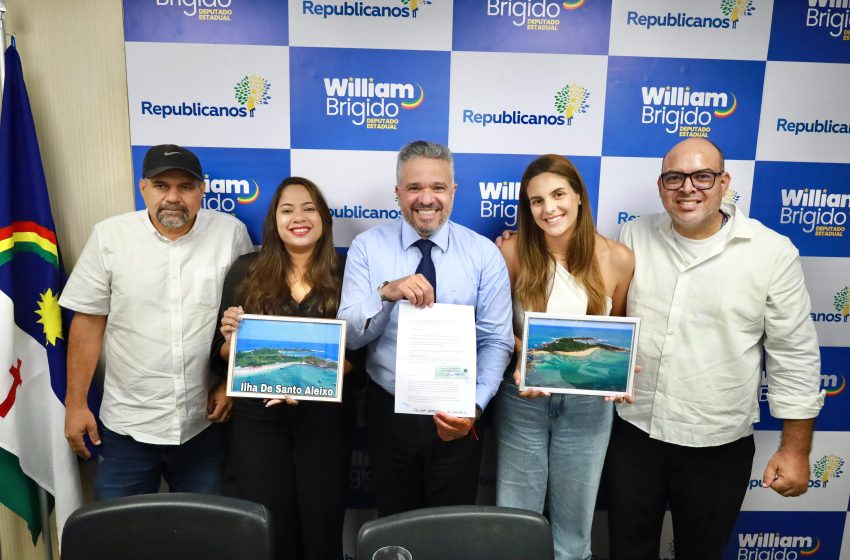 Deputado William Brígido recebe secretárias e lideranças de Sirinhaém para tratar de projetos voltados às mulheres e ao turismo Encontro na Alepe reuniu representantes da gestão municipal com o objetivo de apresentar demandas e fortalecer a parceria com o Parlamento Estadual.