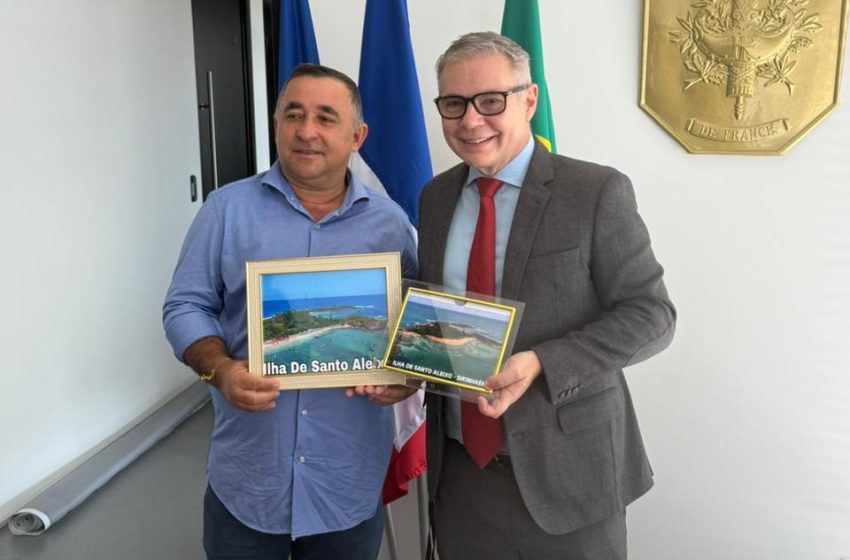  Prefeito Manoel da Retífica firma parceria inédita com Consulado Francês e fortalece laços históricos de Sirinhaém Primeiro prefeito do município a buscar integração com a França, Manoel articula ações para atrair investimentos, turismo e reconhecimento da imigração francesa ligada à Ilha de Santo Aleixo.