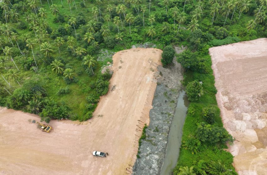 CPRH multa Prefeitura de Tamandaré em R$ 325 mil por crime ambiental no Rio Jacaré Obra de desassoreamento foi embargada após constatação de intervenção irregular em área de preservação permanente, sem as devidas licenças ambientais.
