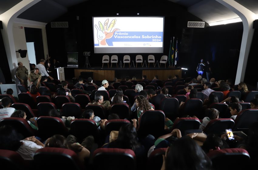  Governo de Pernambuco promove Semana de Meio Ambiente com ações educativas e culturais até 8 de junho Com o tema “Plantando o hoje para transformar o amanhã”, programação gratuita inclui mutirões, cinema, oficinas, teatro, exposições e premiações em diversas regiões do estado.