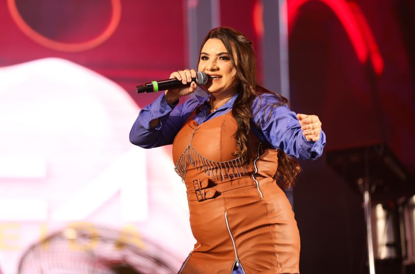 Viva Garanhuns 2025 encerra com público recorde e primeiras atrações anunciadas para 2026 Última noite do festival reuniu milhares na Praça Mestre Dominguinhos ao som de Mônica Almeida, Eliane, Taty Girl e Tarcísio do Acordeon.