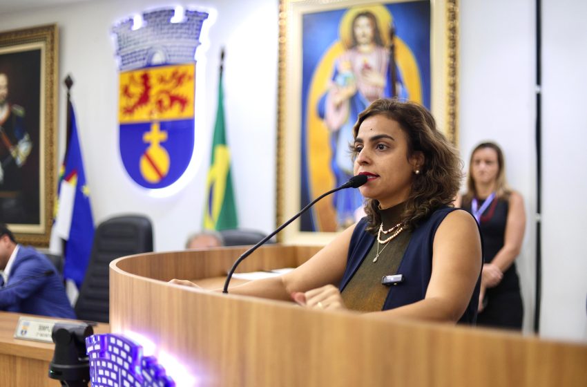 Vereadora Eugênia Lima cobra transparência e resposta da gestão Mirella Almeida em Olinda Parlamentar do PT denuncia falta de retorno a requerimentos e critica ausência de representantes do Executivo nas sessões da Câmara.