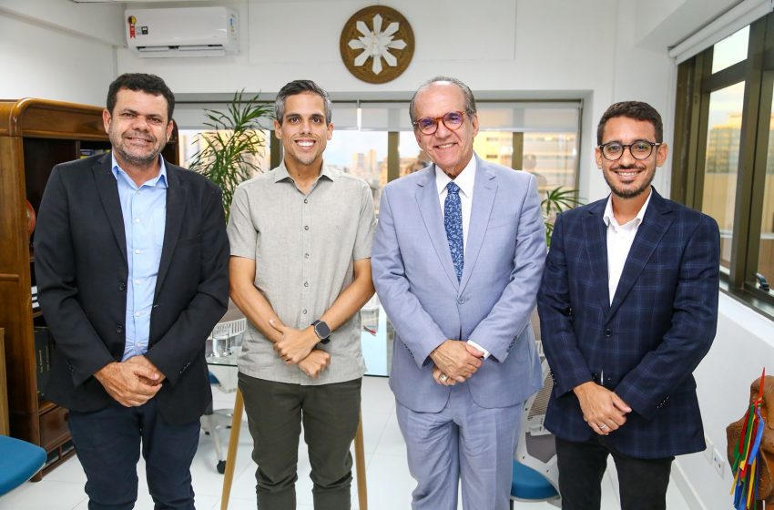  Jarbas Filho recebe apoio do prefeito de Poção na disputa pela presidência do MDB Gestor Guilherme Vasconcelos e o ex-prefeito Merson Vasconcelos reforçam confiança no deputado estadual durante encontro com Fernando Dueire.