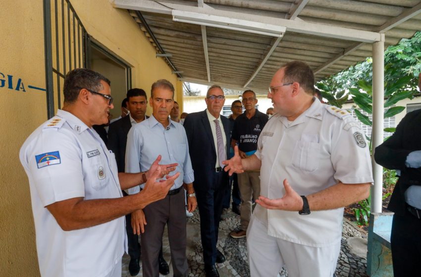  Deputados da Alepe fazem vistoria no Hospital da PM e cobram providências imediatas ao governo Parlamentares constataram falta de medicamentos, insumos, médicos e estrutura precária. Unidade já havia sido alvo de auditoria do TCE em fevereiro.