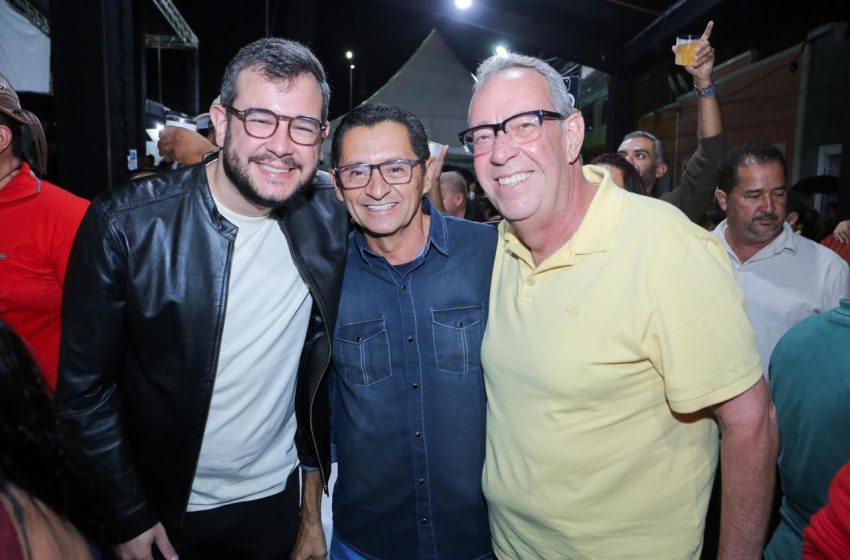  Nos 125 anos de Quipapá, Álvaro Porto anuncia R$ 450 mil em emendas para a saúde do município Gabriel Porto articulou doação de retroescavadeira para a gestão de Pité.