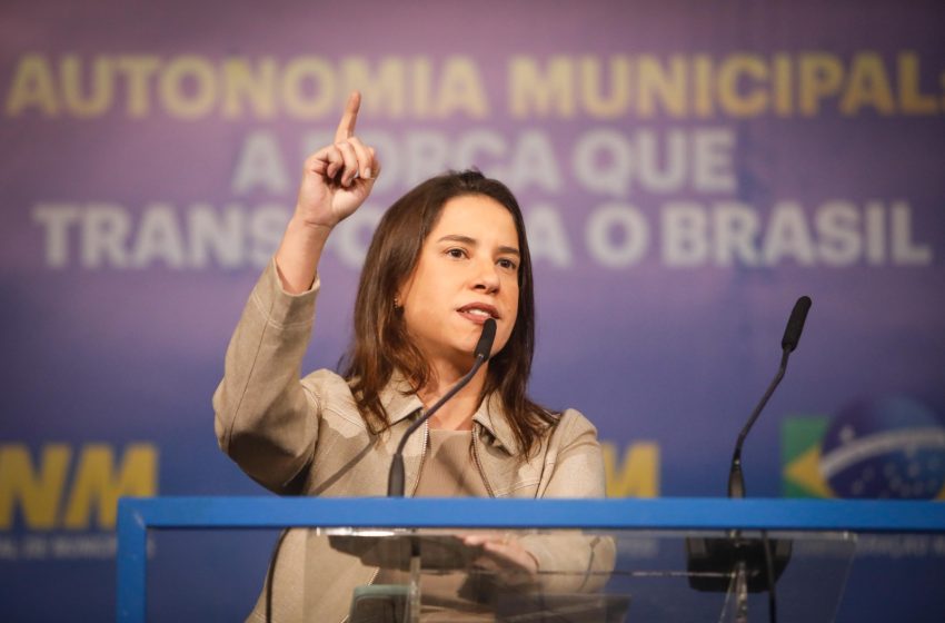  Raquel Lyra representa Norte e Nordeste na Marcha dos Prefeitos e defende fortalecimento dos municípios Governadora de Pernambuco discursa em nome dos estados das duas regiões e destaca parcerias entre entes federativos como caminho para o desenvolvimento.