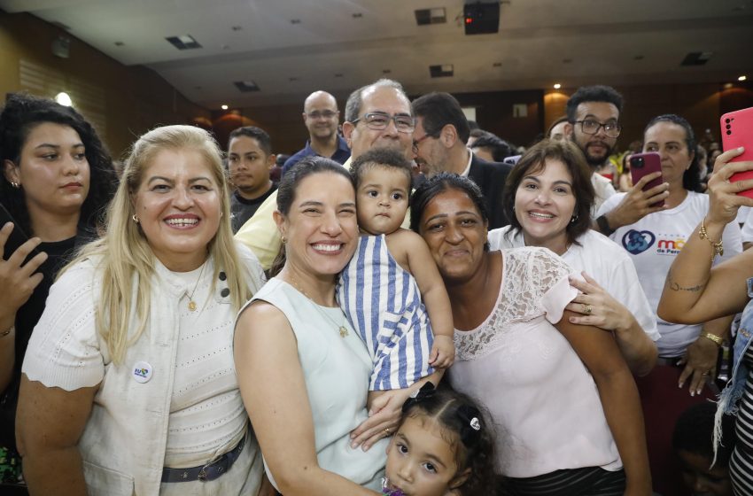 Governadora Raquel Lyra celebra um ano do Mães de Pernambuco com festa em Jaboatão dos Guararapes Programa estadual de transferência de renda já beneficiou mais de 121 mil mulheres com R$ 300 mensais; cidade concentra maior número de contempladas.