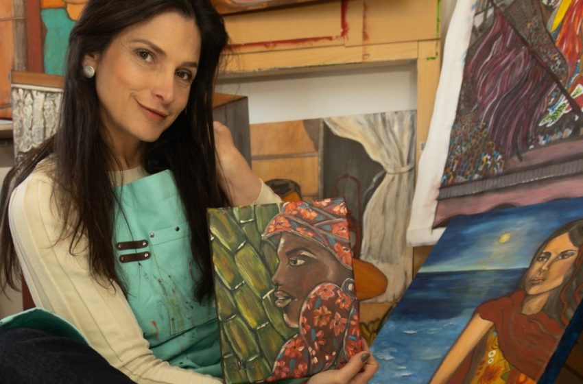 Gil Kozicka leva arte do Sertão pernambucano ao Consulado do Brasil em Edimburgo Artista olindense lança exposição e assina capa do livro Mulheres que Cruzaram Oceanos, com destaque para sua série “As Mulheres do Sertão”.