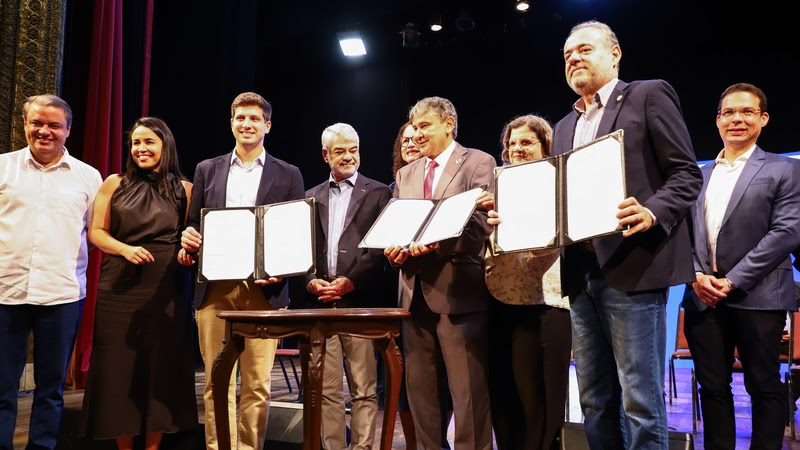  Sudene firma adesão ao Programa Acredita e amplia oportunidades para população do CadÚnico Parceria com Ministério do Desenvolvimento Social garante qualificação profissional, incentivo ao empreendedorismo e R$ 1,6 bilhão em microcrédito produtivo para mais de dois mil municípios do Nordeste, norte de Minas e Espírito Santo.