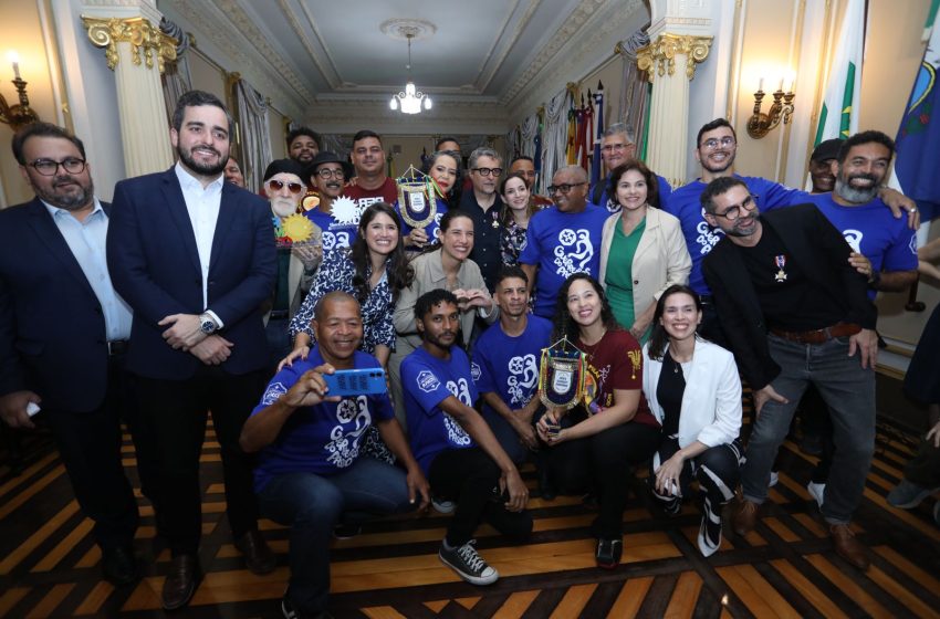 Governo de Pernambuco entrega Medalha Guararapes a Kleber Mendonça Filho e Gabriel Mascaro em celebração à cultura Cerimônia no Palácio do Campo das Princesas homenageou cineastas e artistas que elevam o nome de Pernambuco nos palcos internacionais.
