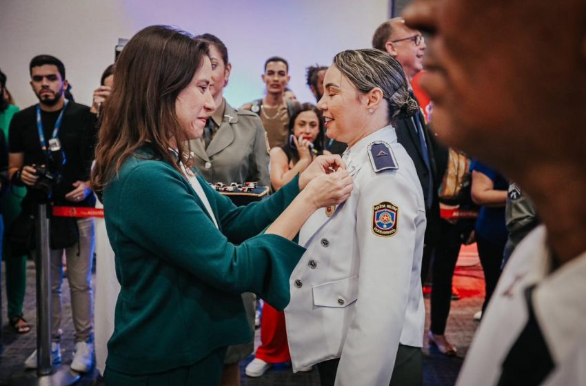 Raquel Lyra celebra 200 anos da Polícia Militar de Pernambuco com homenagens e reforço na segurança Com mais de R$ 35 milhões em investimentos, governo estadual marca o bicentenário da PMPE com medalhas, desfile da tropa e anúncio de novos batalhões, concursos e equipamentos.